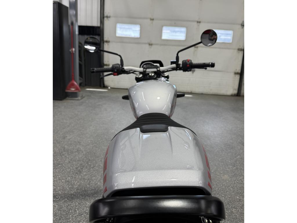 Triumph TRACKER 400 ARGENT 2027