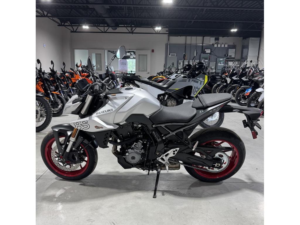 Suzuki GSX-8SM5 2025