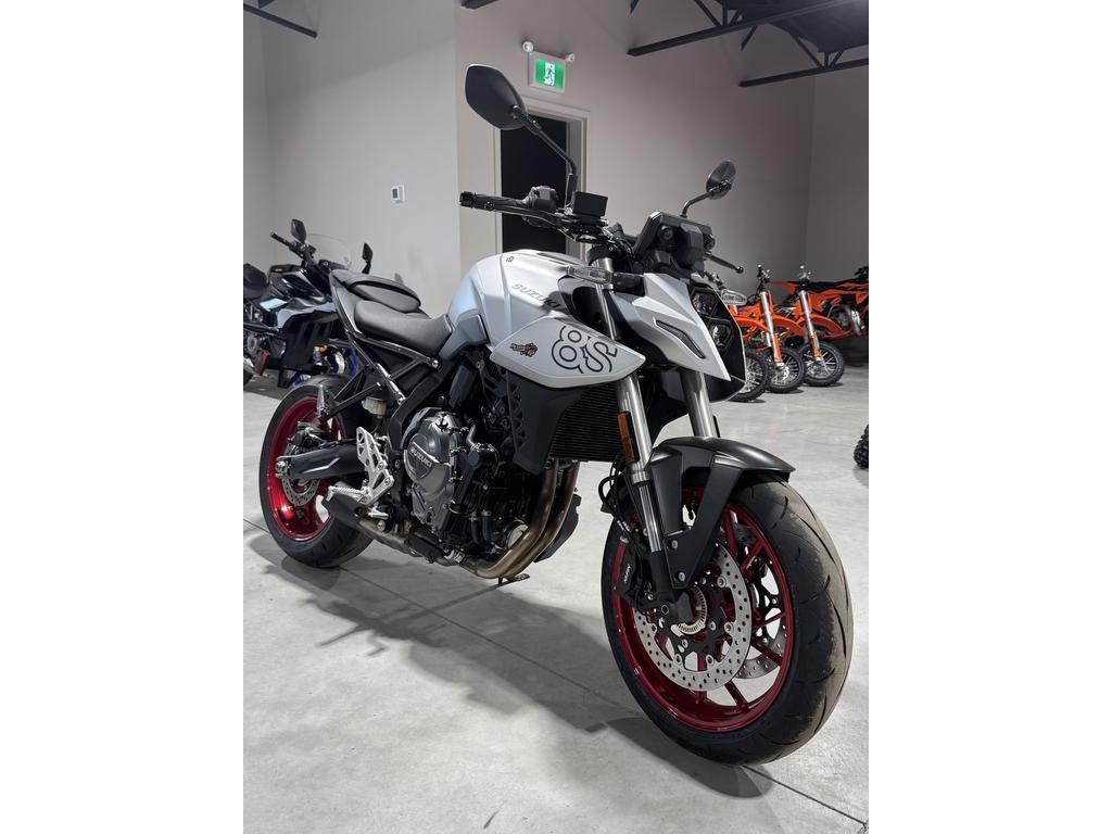 Suzuki GSX-8SM5 2025