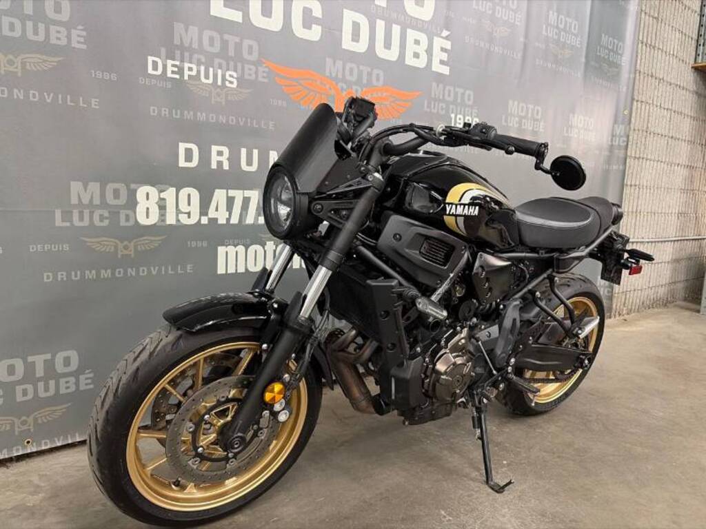 Yamaha XSR700 2023