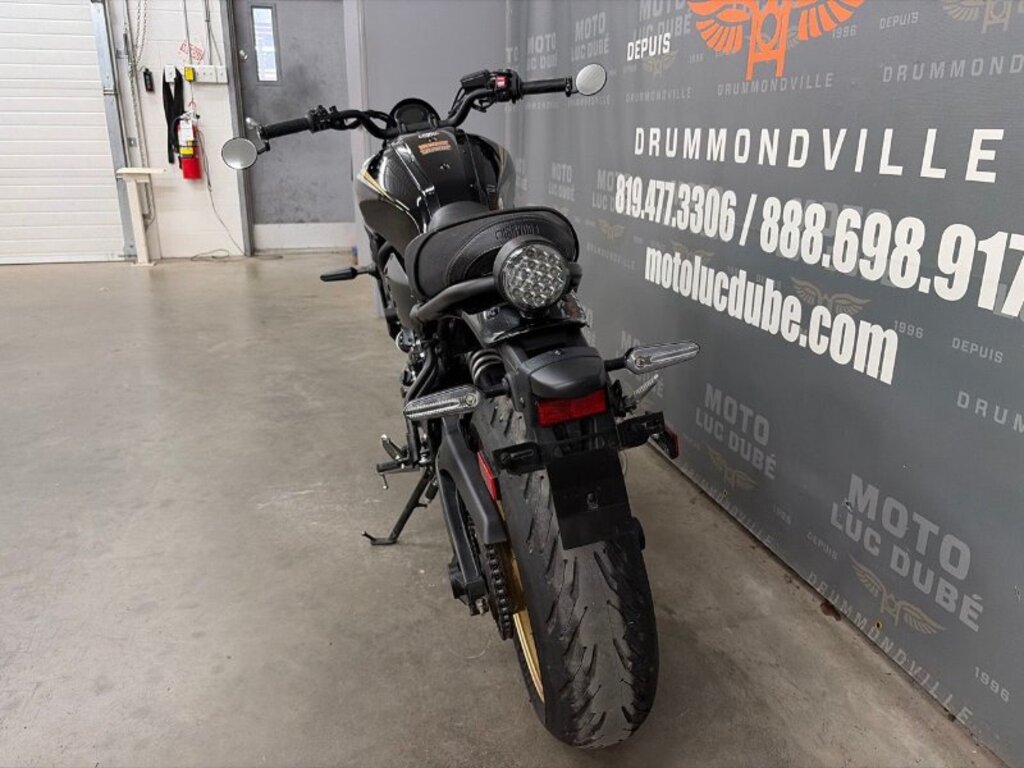 Yamaha XSR700 2023