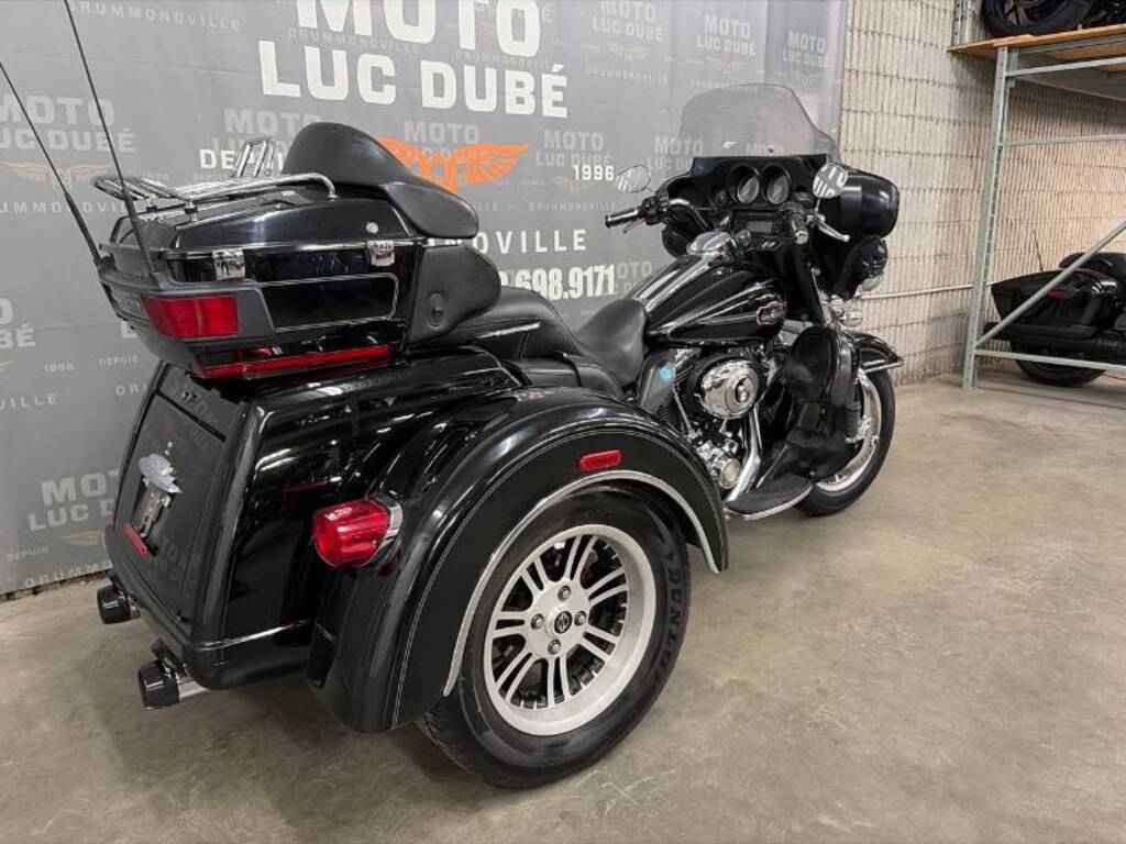 Harley-Davidson FLHTCUTG Tri Glide Ultra 2013