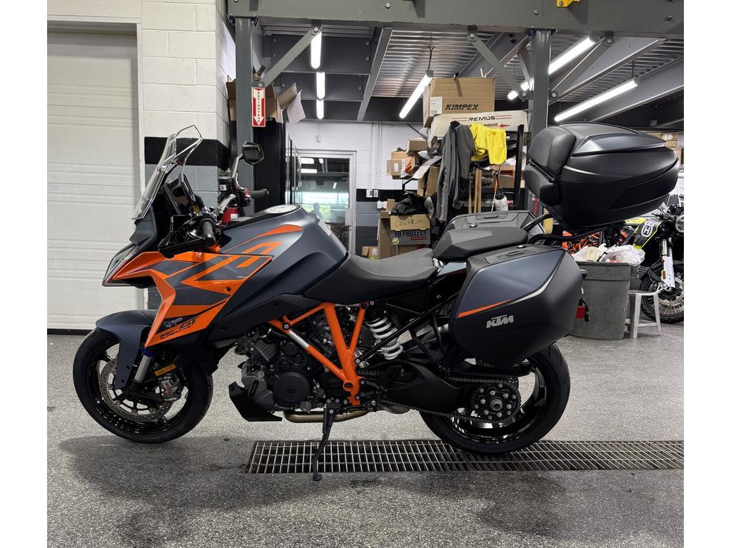 KTM SUPER DUKE GT 2024