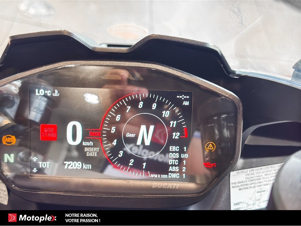 Ducati Panigale V2 2024