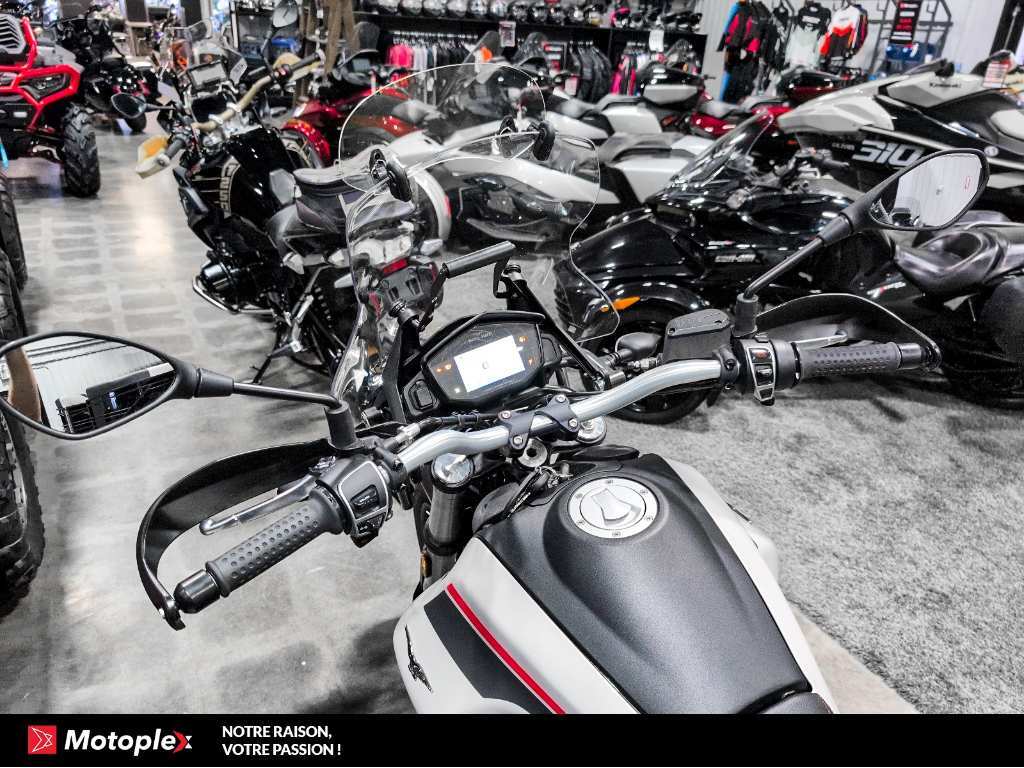 Moto Guzzi V85TT TRAVEL EDITION 2023