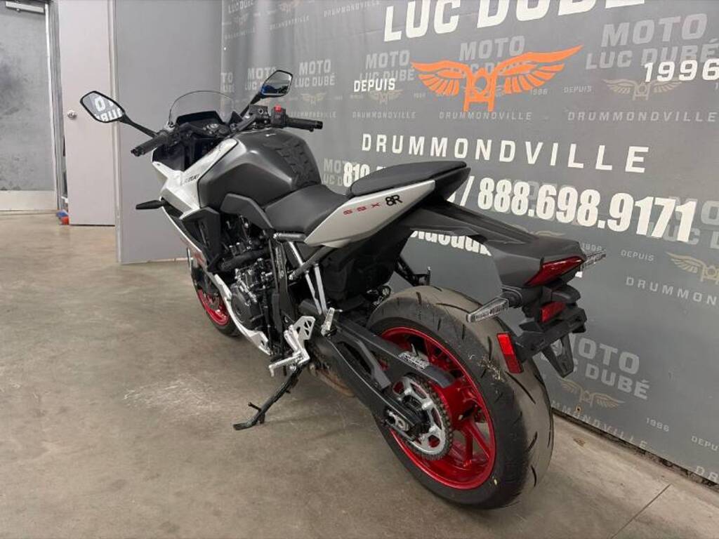 Suzuki GSX-8R 2024