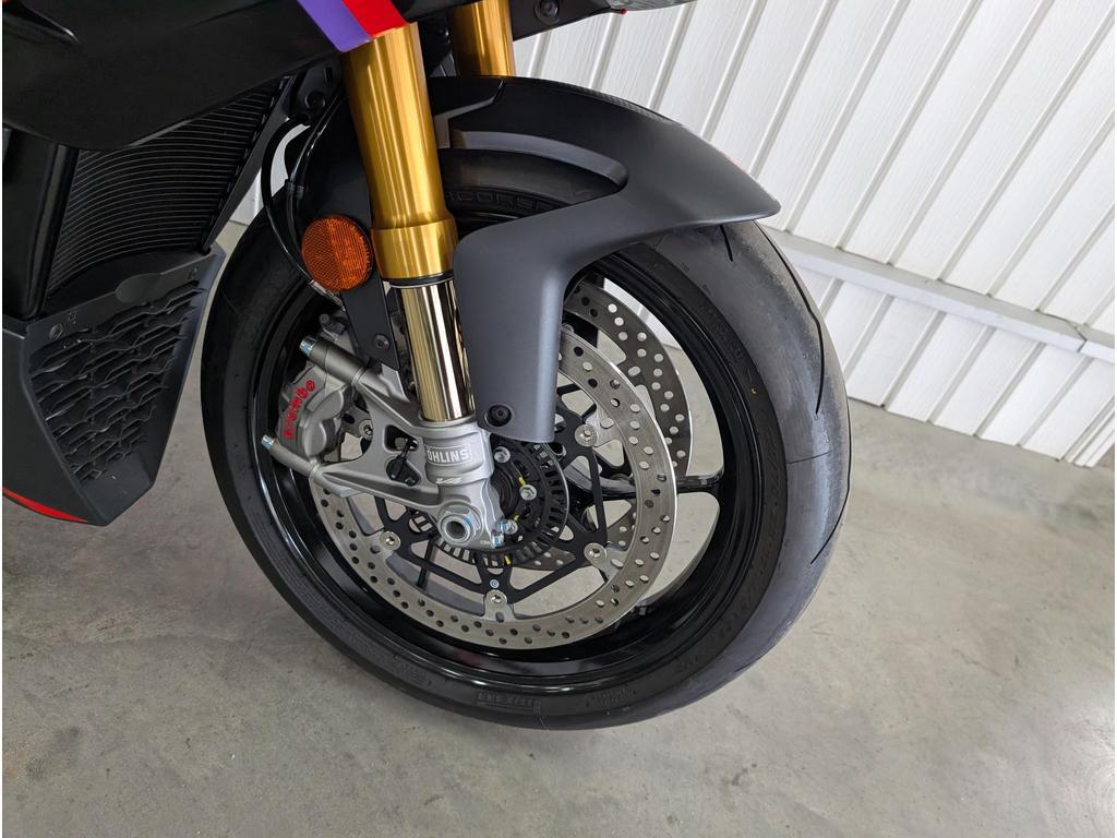 Aprilia Tuono V4 1100 Factory 2023