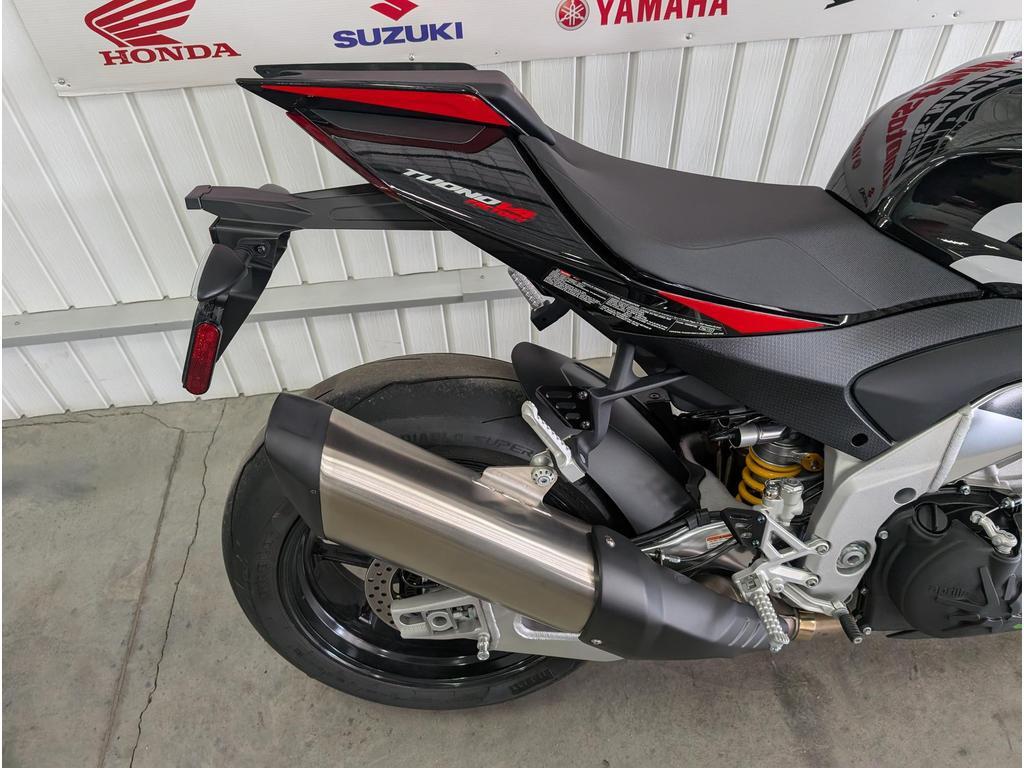 Aprilia Tuono V4 1100 Factory 2023