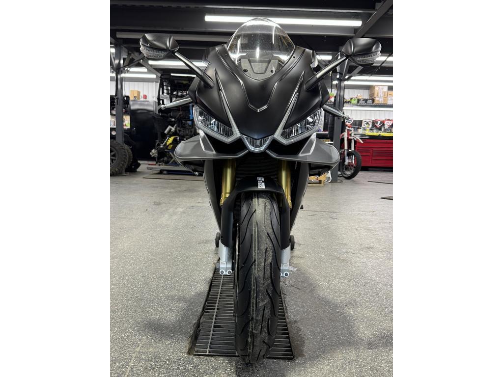 Aprilia RSV4 2022