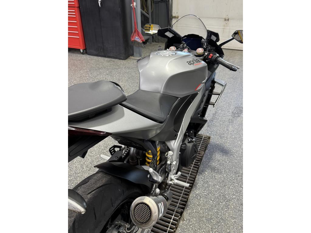 Aprilia RSV4 2022