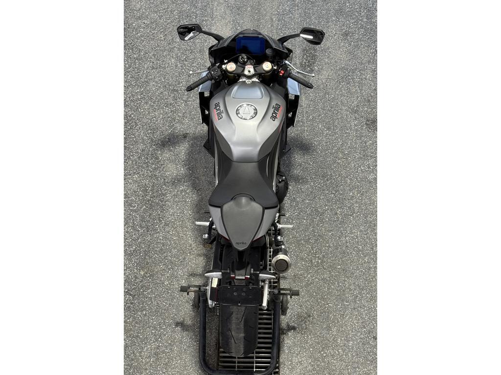 Aprilia RSV4 2022