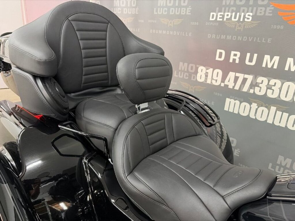 Harley-Davidson FLHTCUTG Tri Glide Ultra 2025