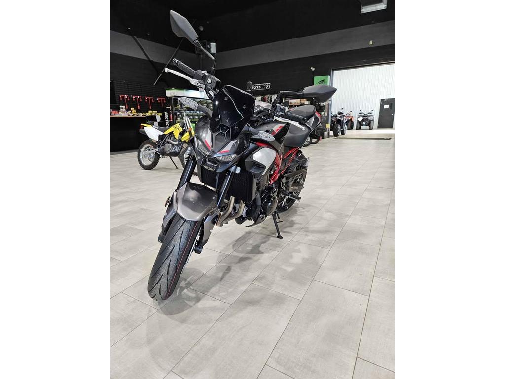 Kawasaki Z900 2025