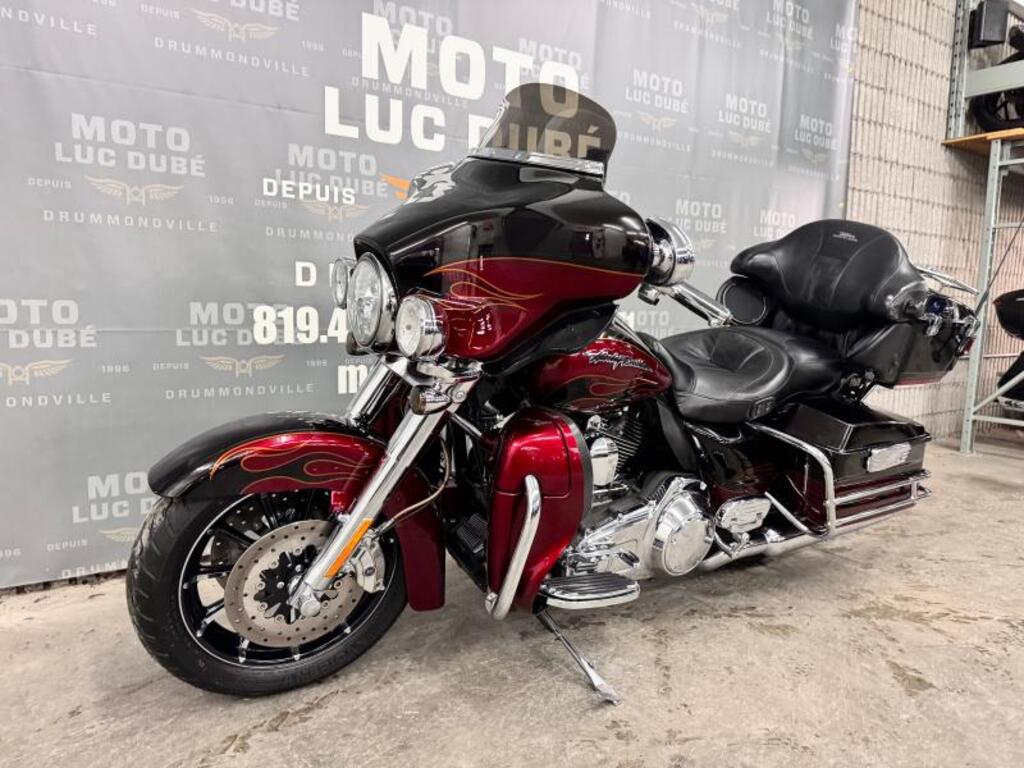 Harley-Davidson FLHTCUSE CVO Ultra Classic Electra Glide 2011