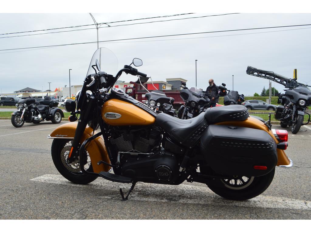 Harley-Davidson FLHCS Heritage Classic 114 2023