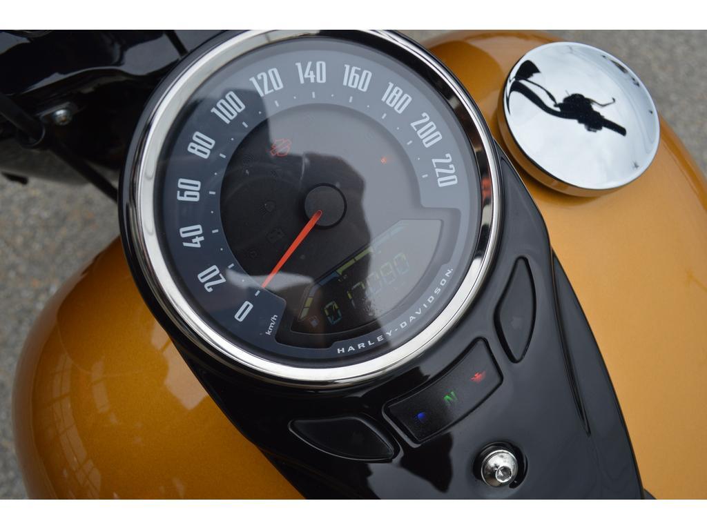 Harley-Davidson FLHCS Heritage Classic 114 2023