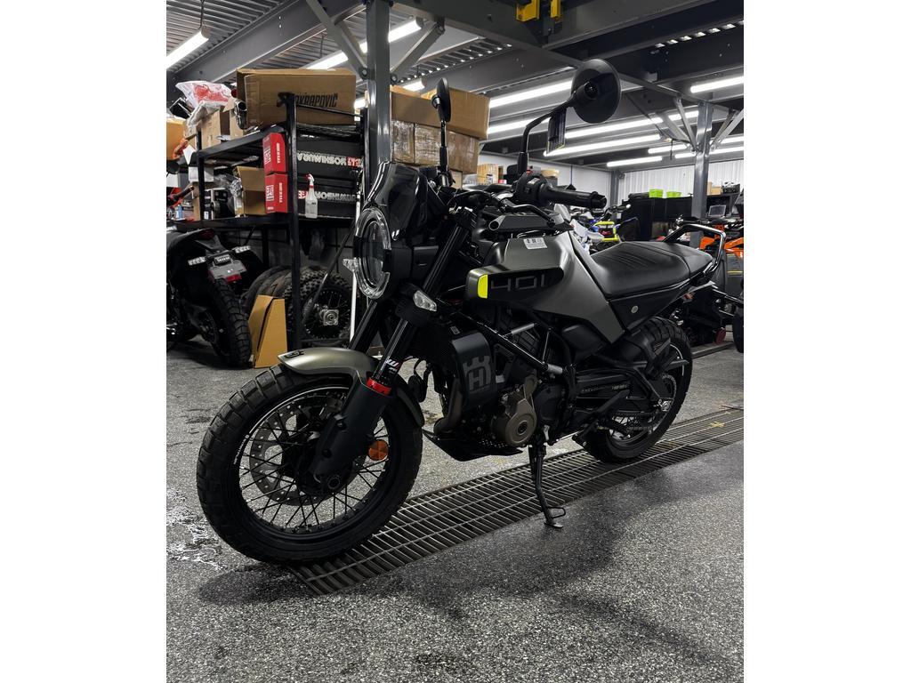 Husqvarna SVARTPILEN 401 B.D. 2024