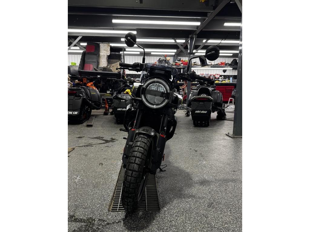 Husqvarna SVARTPILEN 401 B.D. 2024