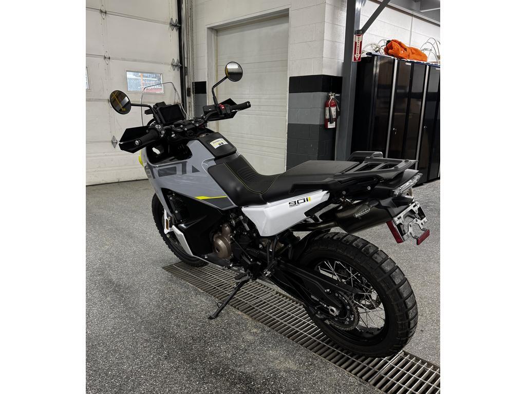 Husqvarna Norden 901 2025