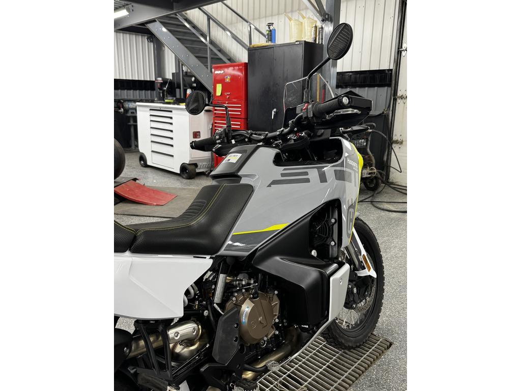 Husqvarna Norden 901 2025