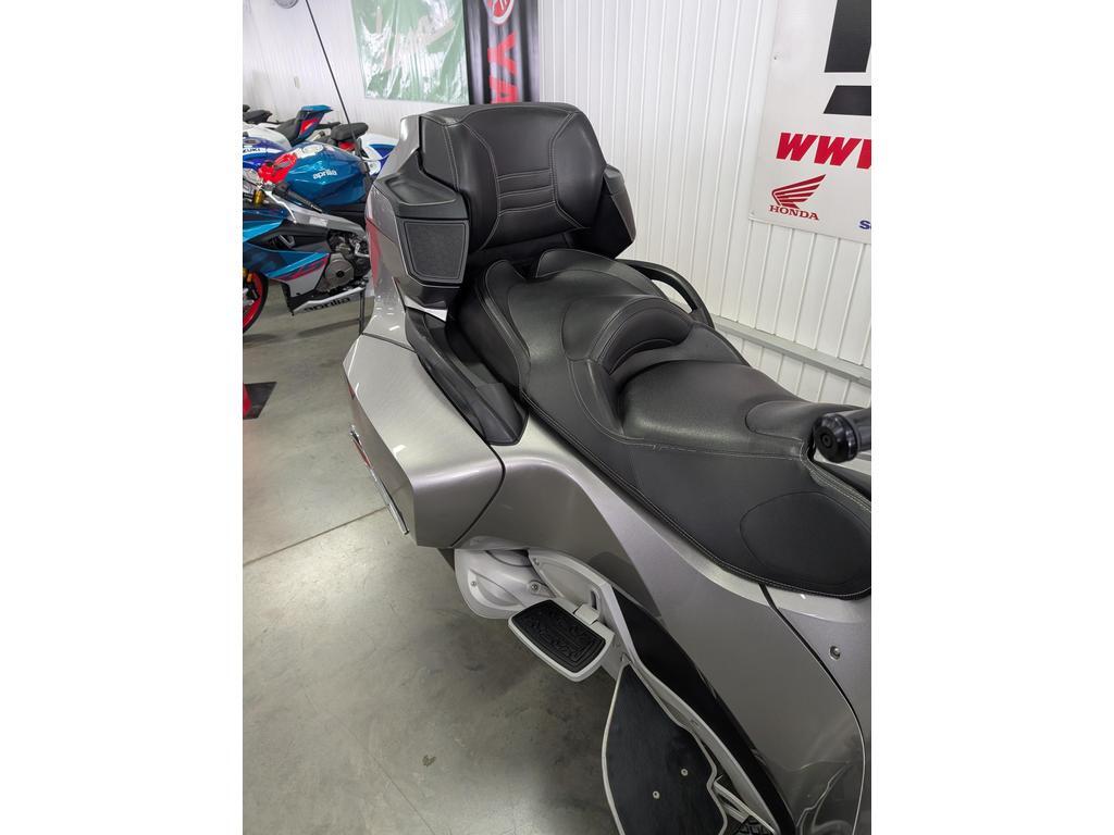 Can-Am Spyder RT-S SE5 2012