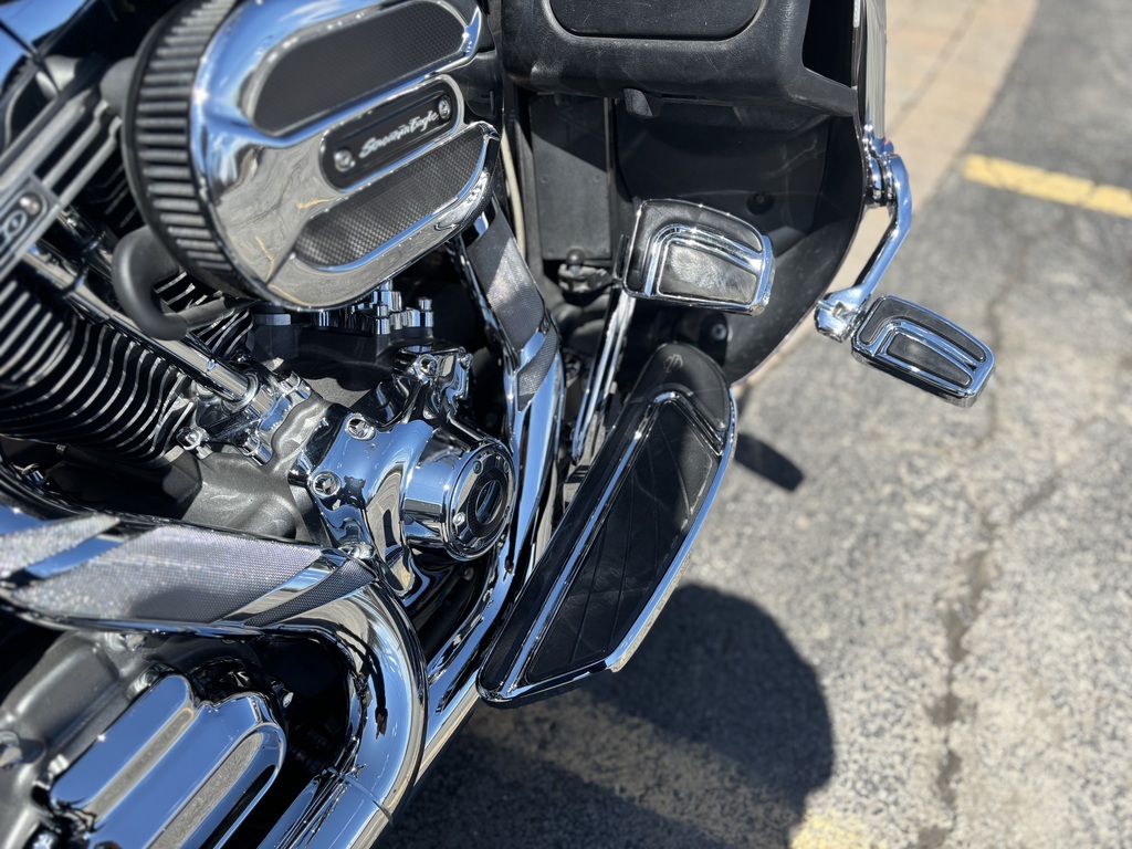 Harley-Davidson FLHXSE CVO Street Glide 2015