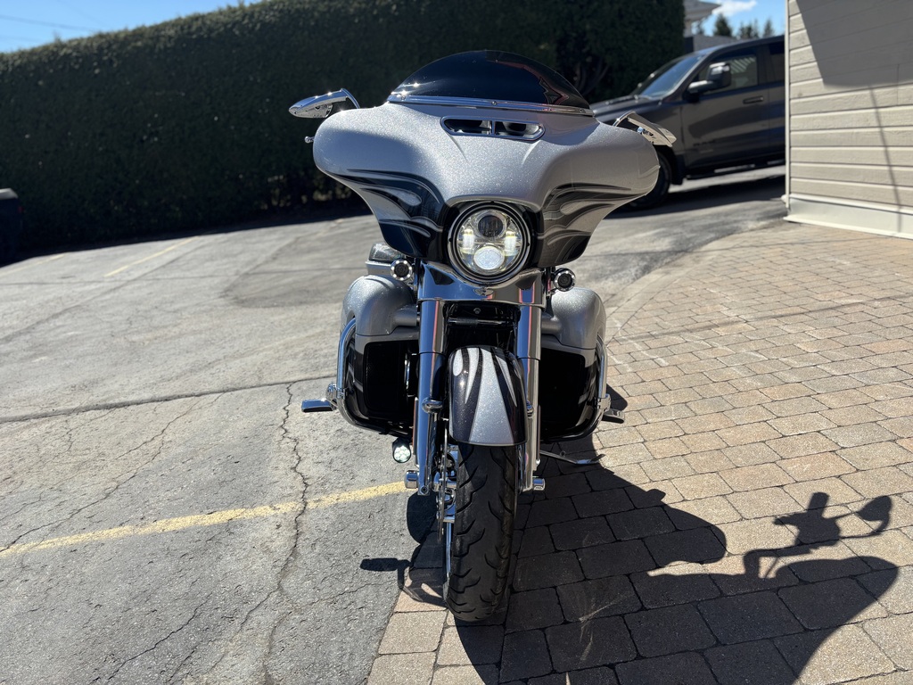 Harley-Davidson FLHXSE CVO Street Glide 2015