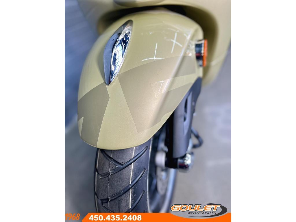 Vespa Primavera 50 75th Anniversary 2021