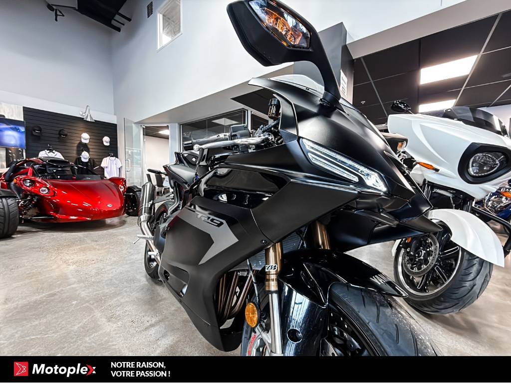 Yamaha R9 FULL OPTIONS 2025