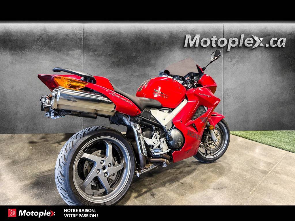 Honda VFR800 *TELQUEL* 2004