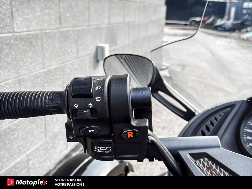 Can-Am SPYDER RSS SE5 AKRAPOVIC 2011