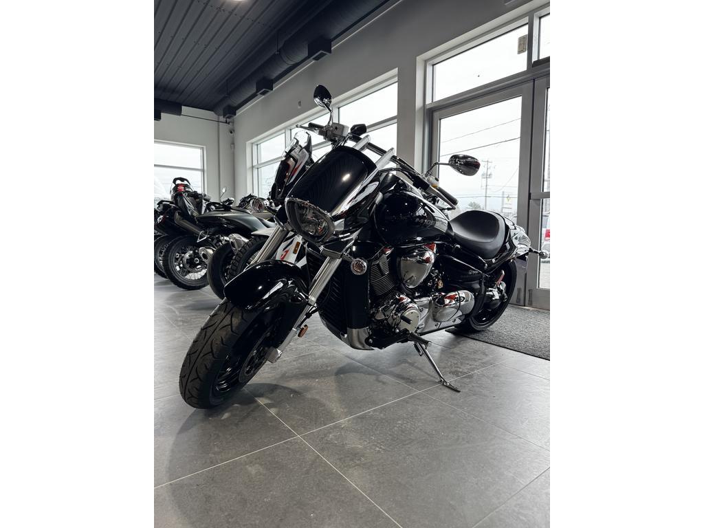 Suzuki Boulevard M109R 2025