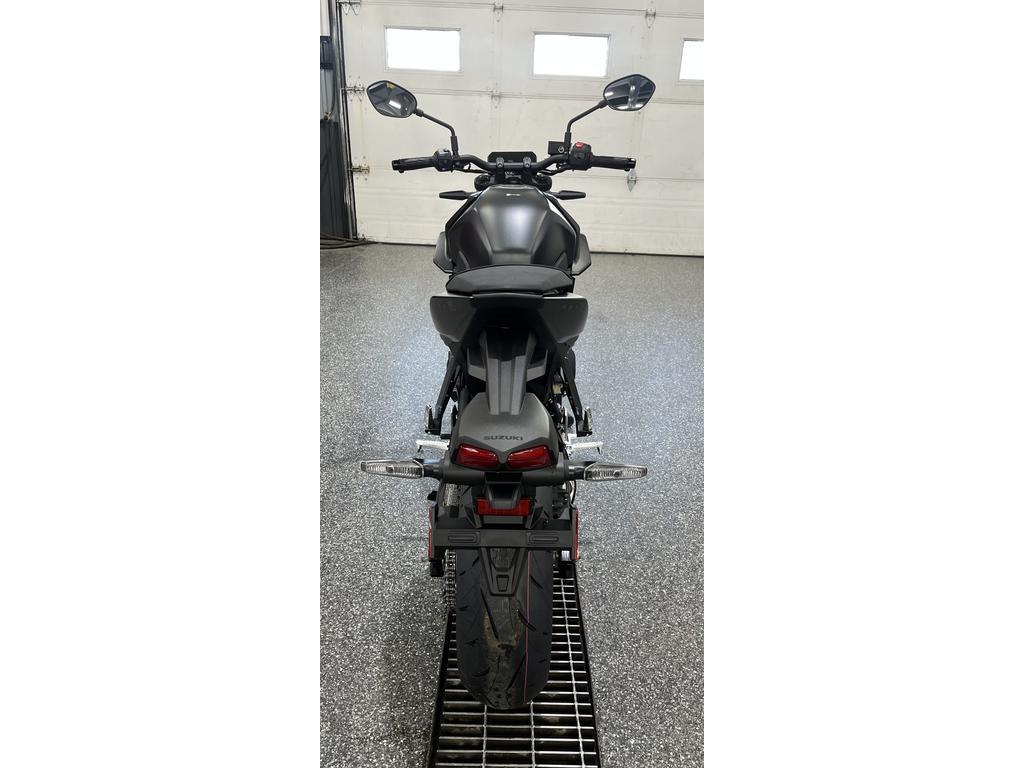 Suzuki GSX-8S 2025
