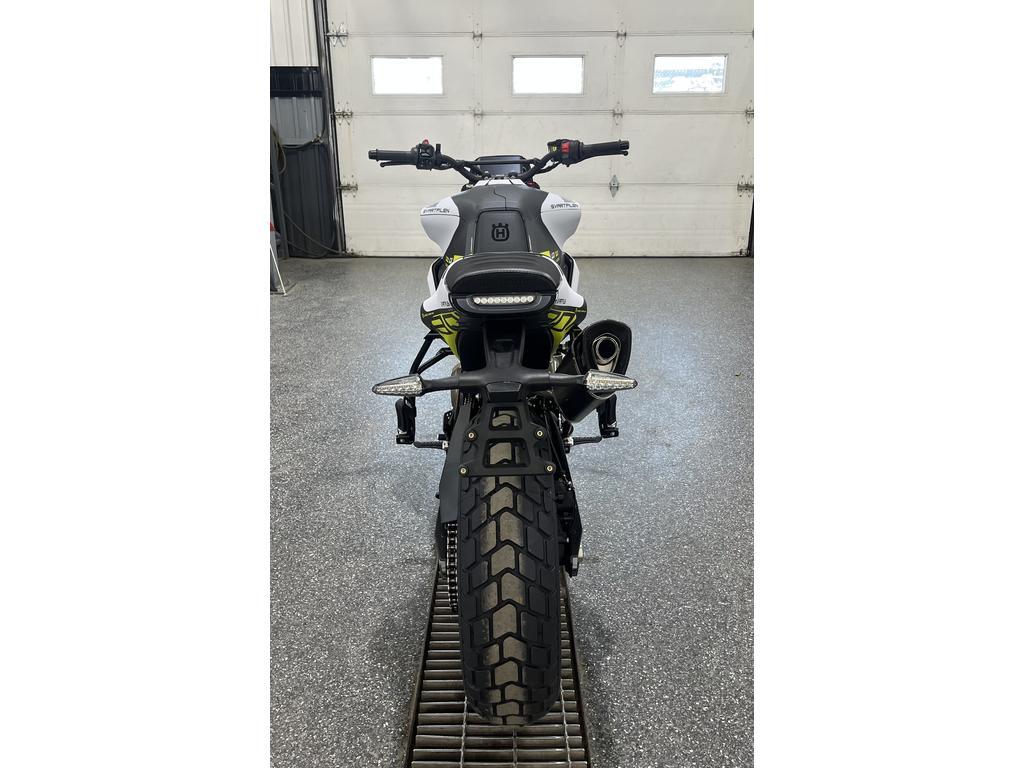 Husqvarna Svartpilen 801 2025