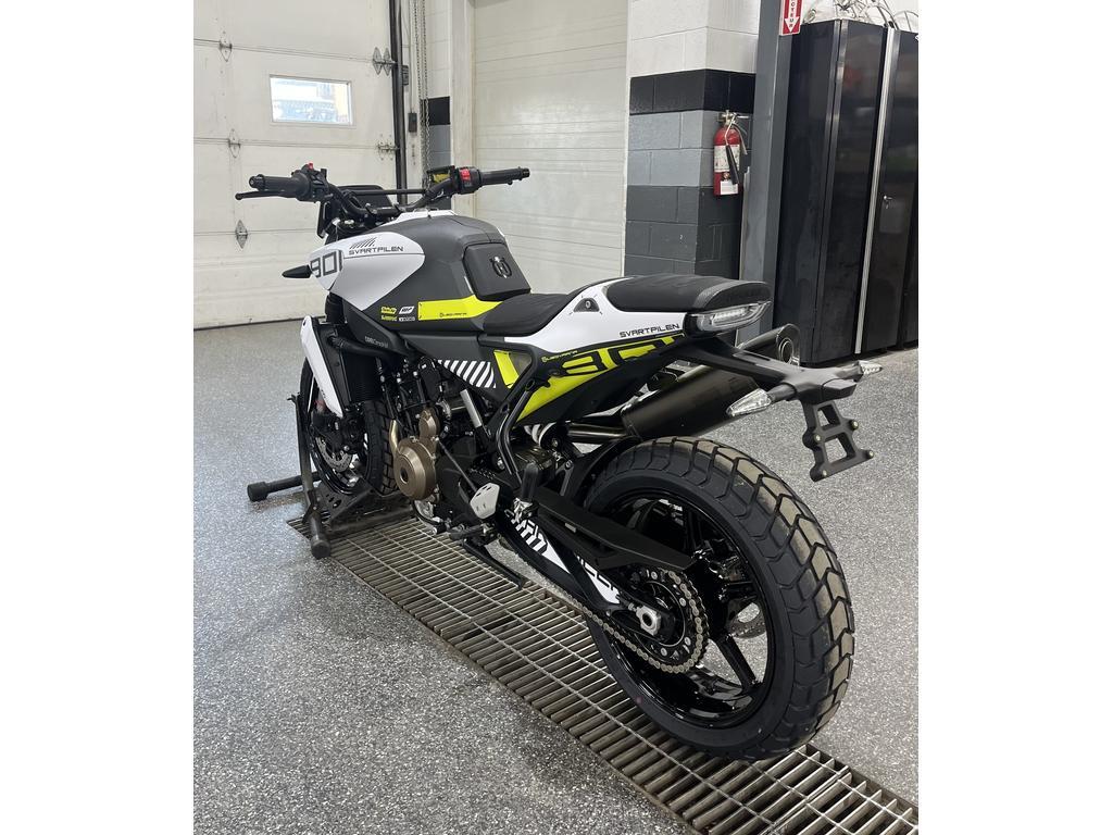 Husqvarna Svartpilen 801 2025