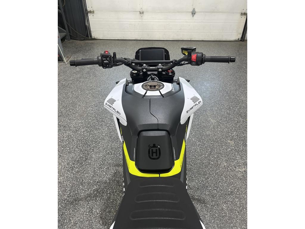Husqvarna Svartpilen 801 2025