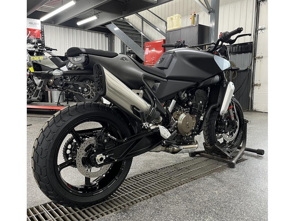 Husqvarna Svartpilen 801 2025