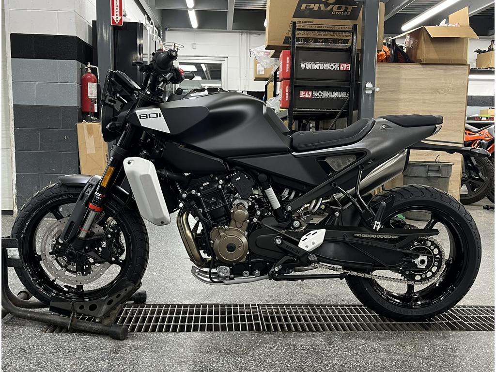 Husqvarna Svartpilen 801 2025