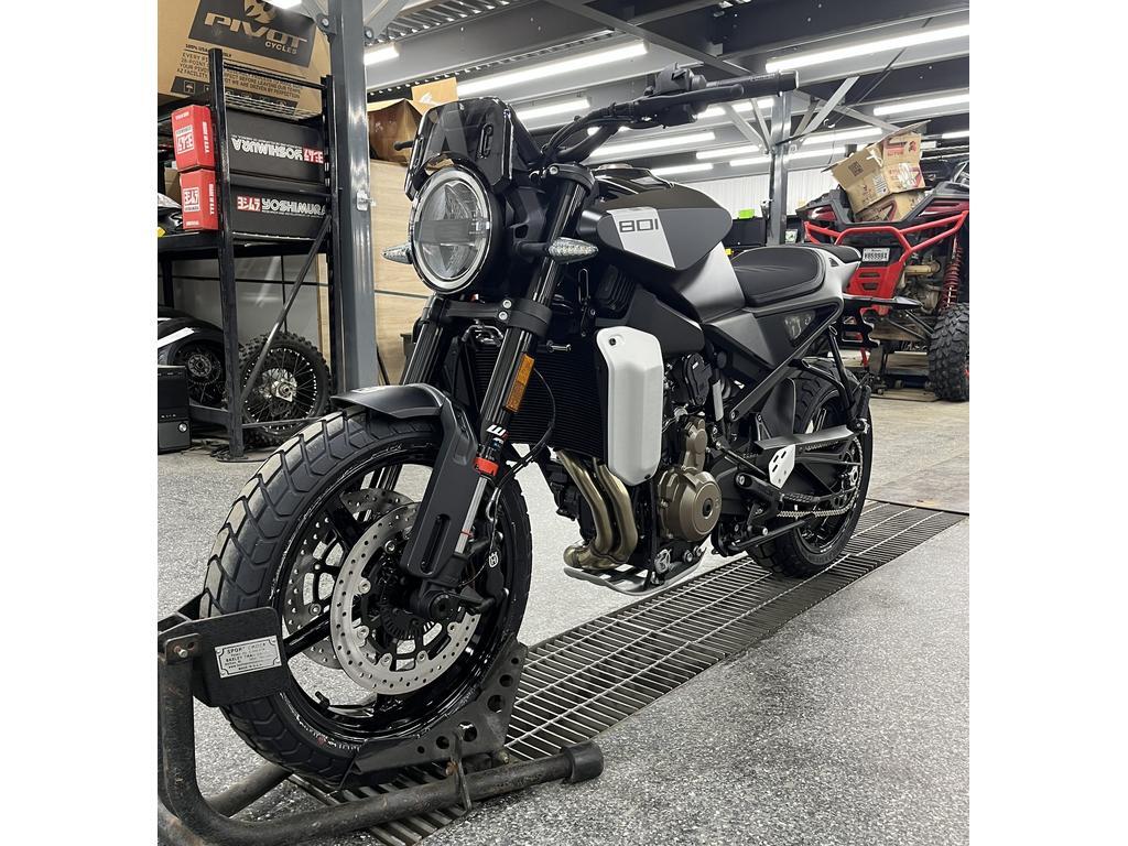 Husqvarna Svartpilen 801 2025