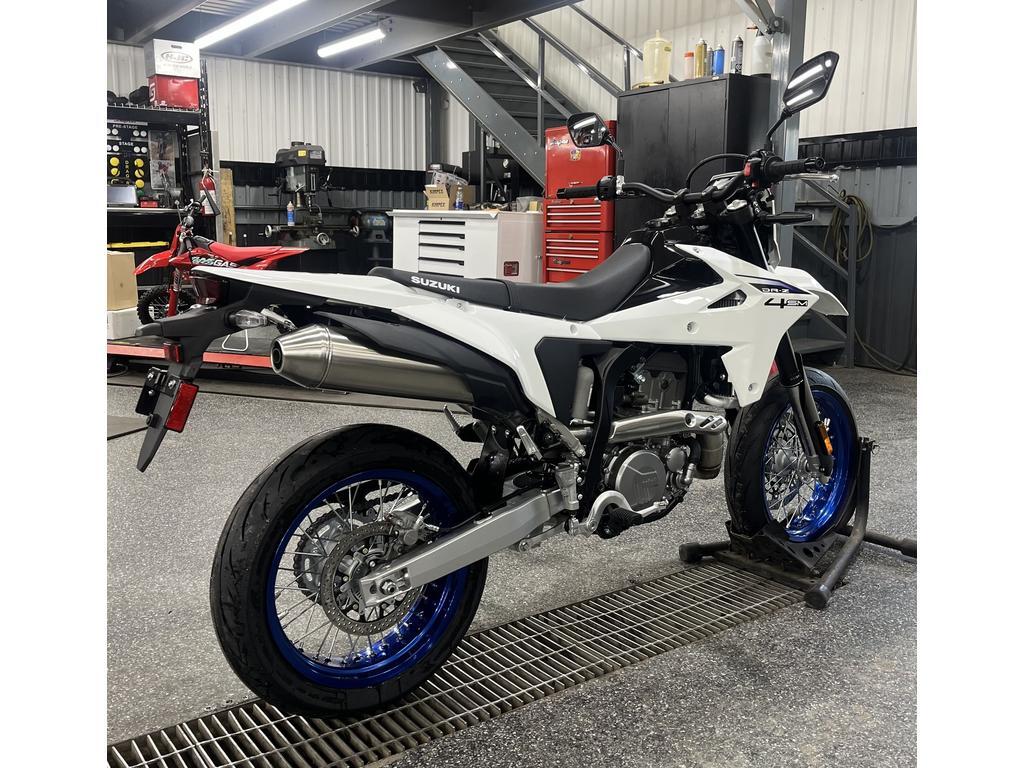 Suzuki DR-Z4SM 2025