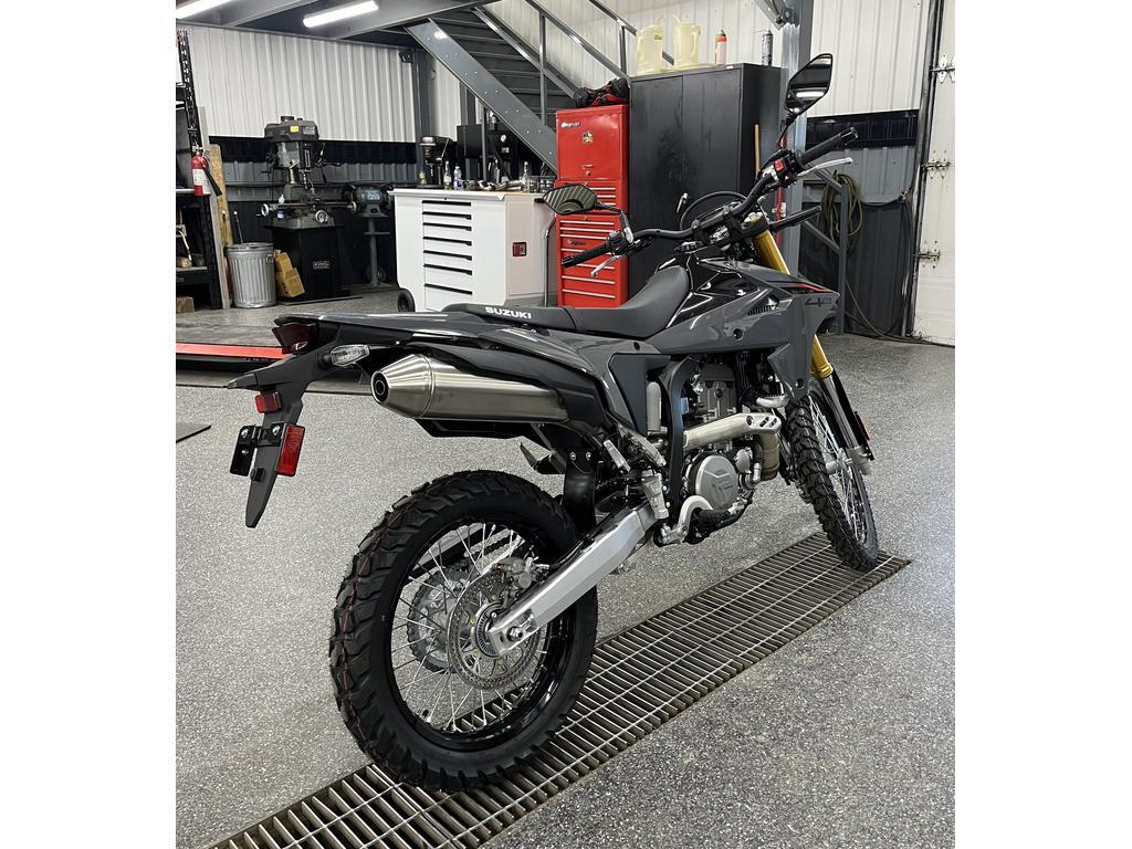 Suzuki DR-Z4S 2025