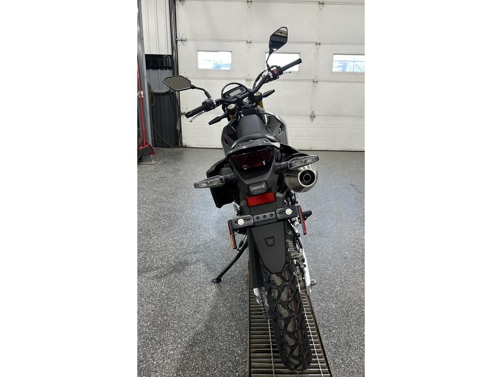 Suzuki DR-Z4S 2025