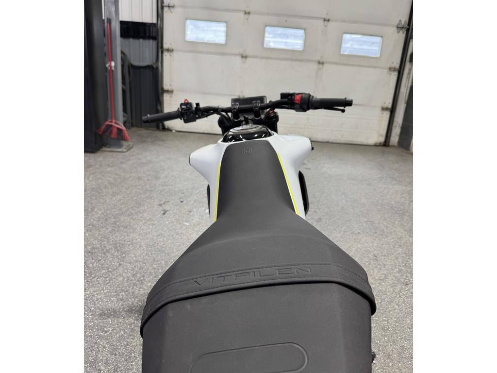 Husqvarna VITPILEN 401 B.D. 2024