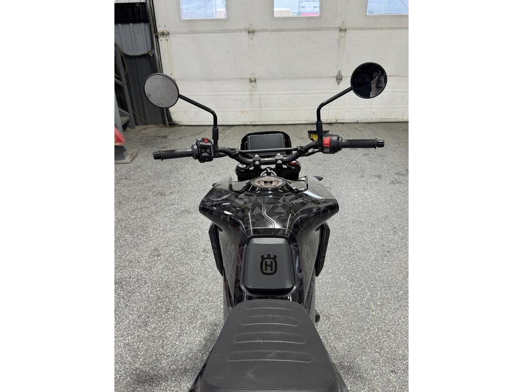 Husqvarna Svartpilen 801 2025
