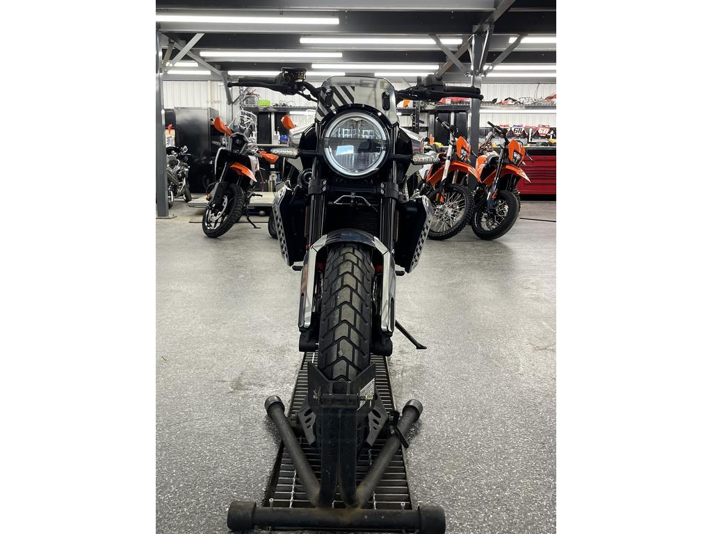 Husqvarna Svartpilen 801 2025