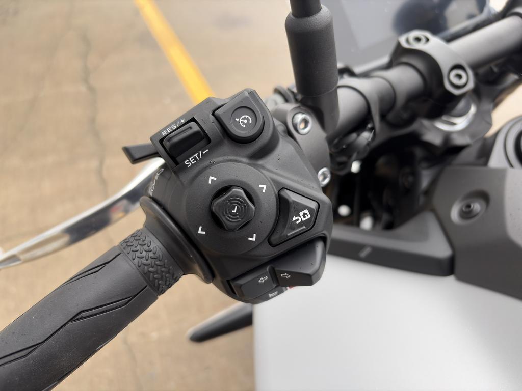 Yamaha YZF-R9 2026