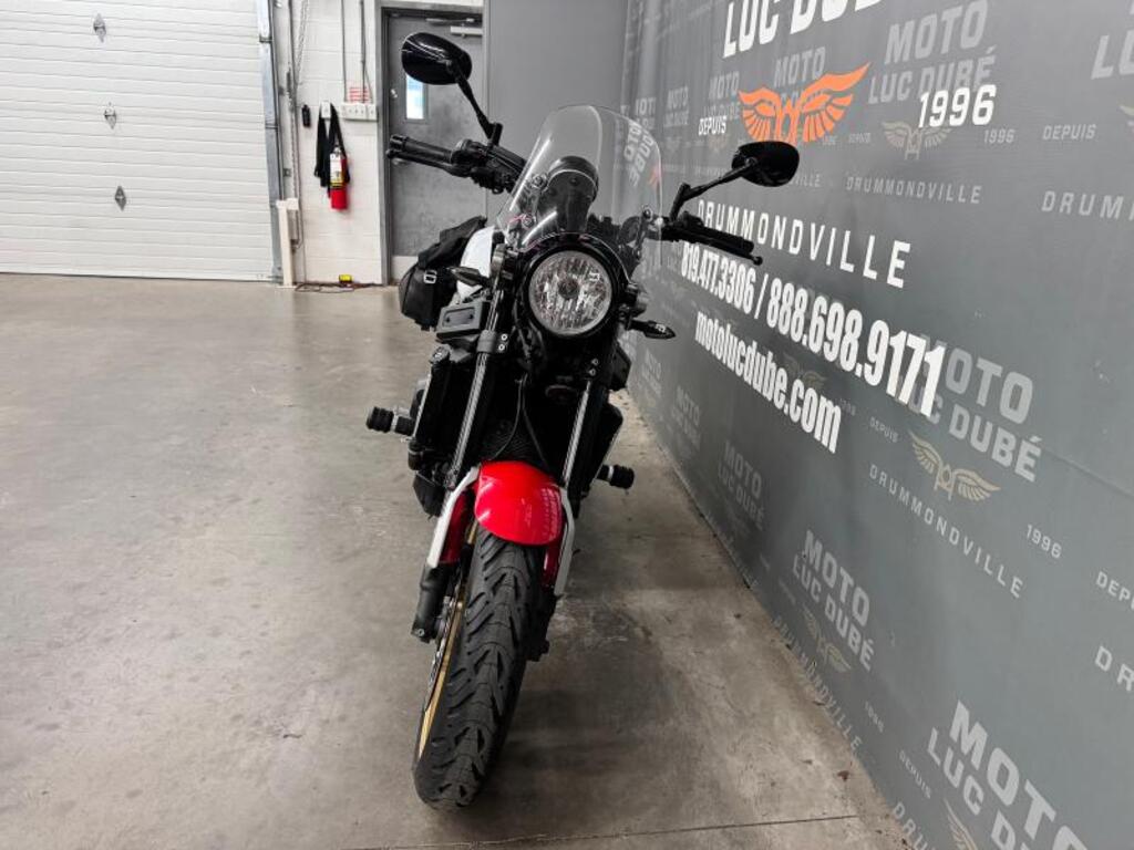 Yamaha XSR900 2021