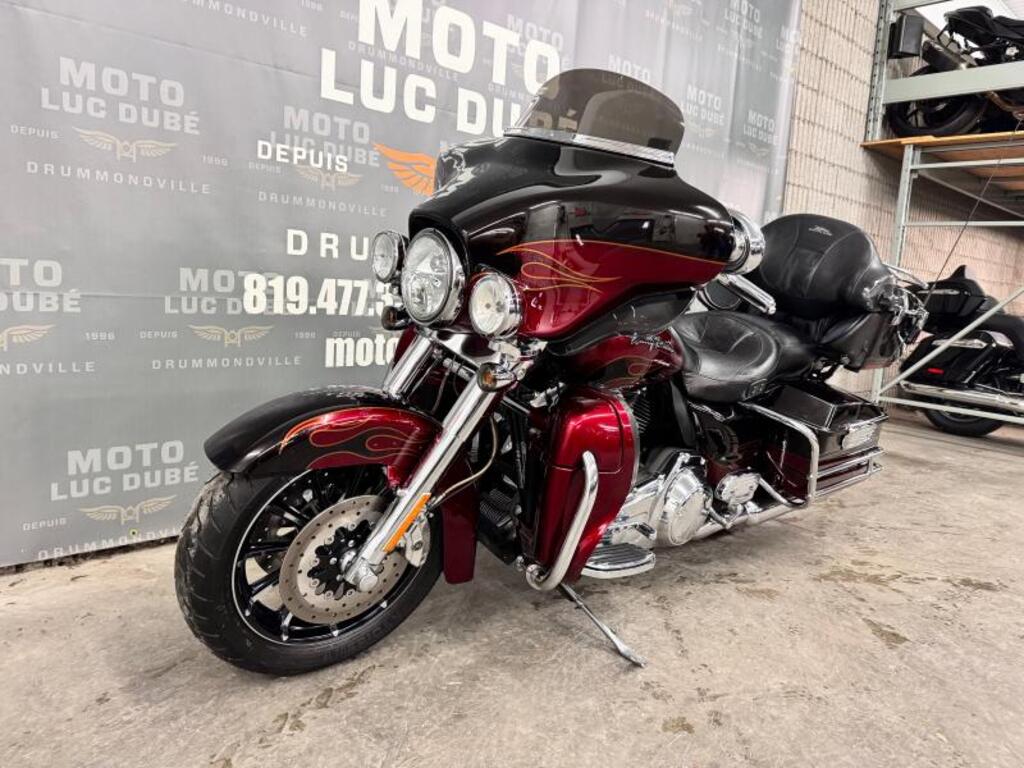 Harley-Davidson FLHTCUSE CVO Ultra Classic Electra Glide 2011