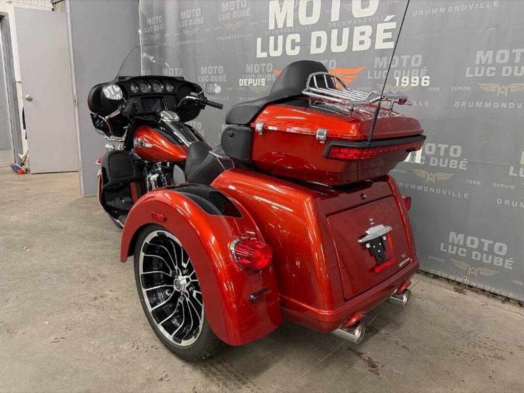 Harley-Davidson FLHTCUTG Tri Glide Ultra 2024