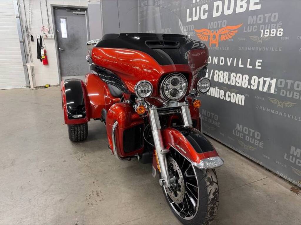 Harley-Davidson FLHTCUTG Tri Glide Ultra 2024
